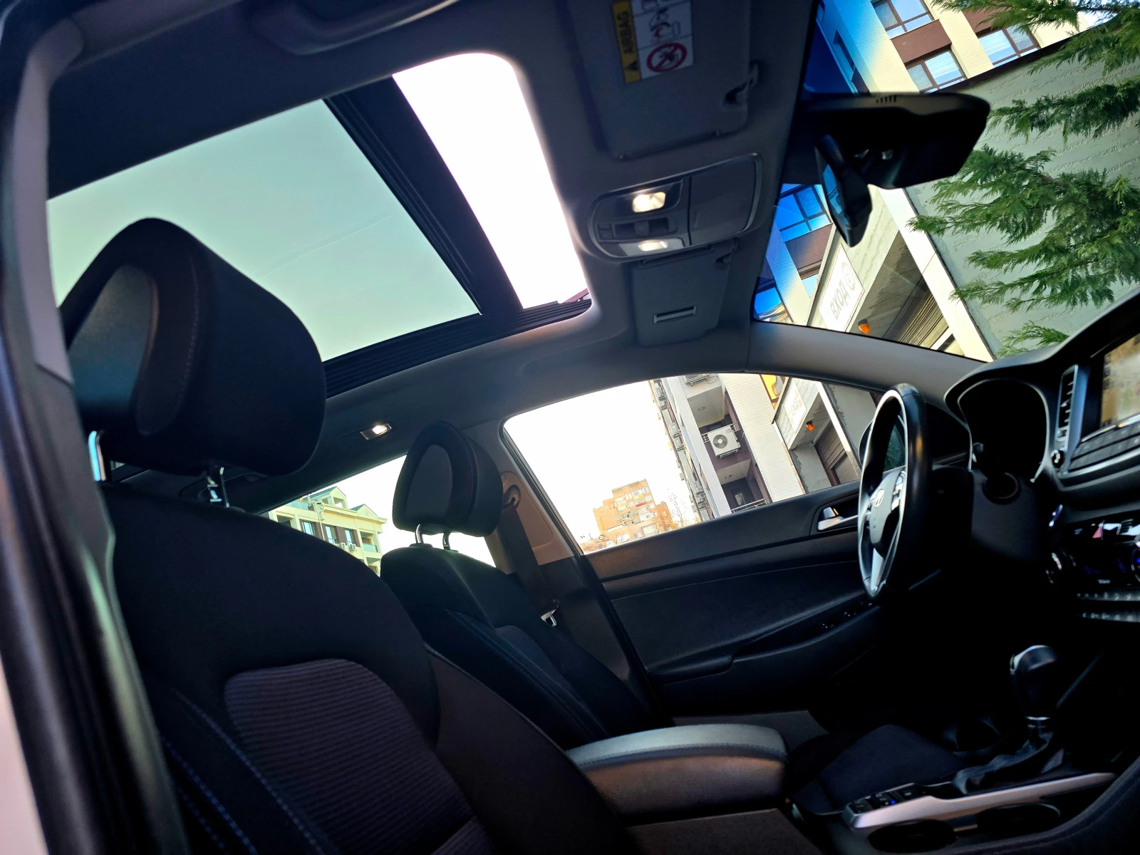 Hyundai Tucson 1.7-PREMIUM-NAVI-CAMERA, снимка 15 - Автомобили и джипове - 53749498