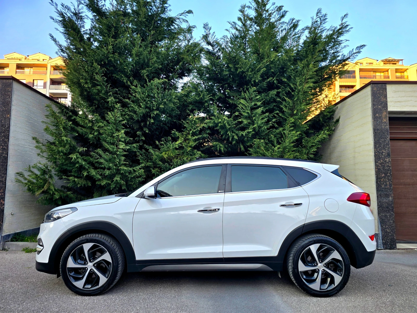 Hyundai Tucson 1.7-PREMIUM-NAVI-CAMERA, снимка 8 - Автомобили и джипове - 53749498