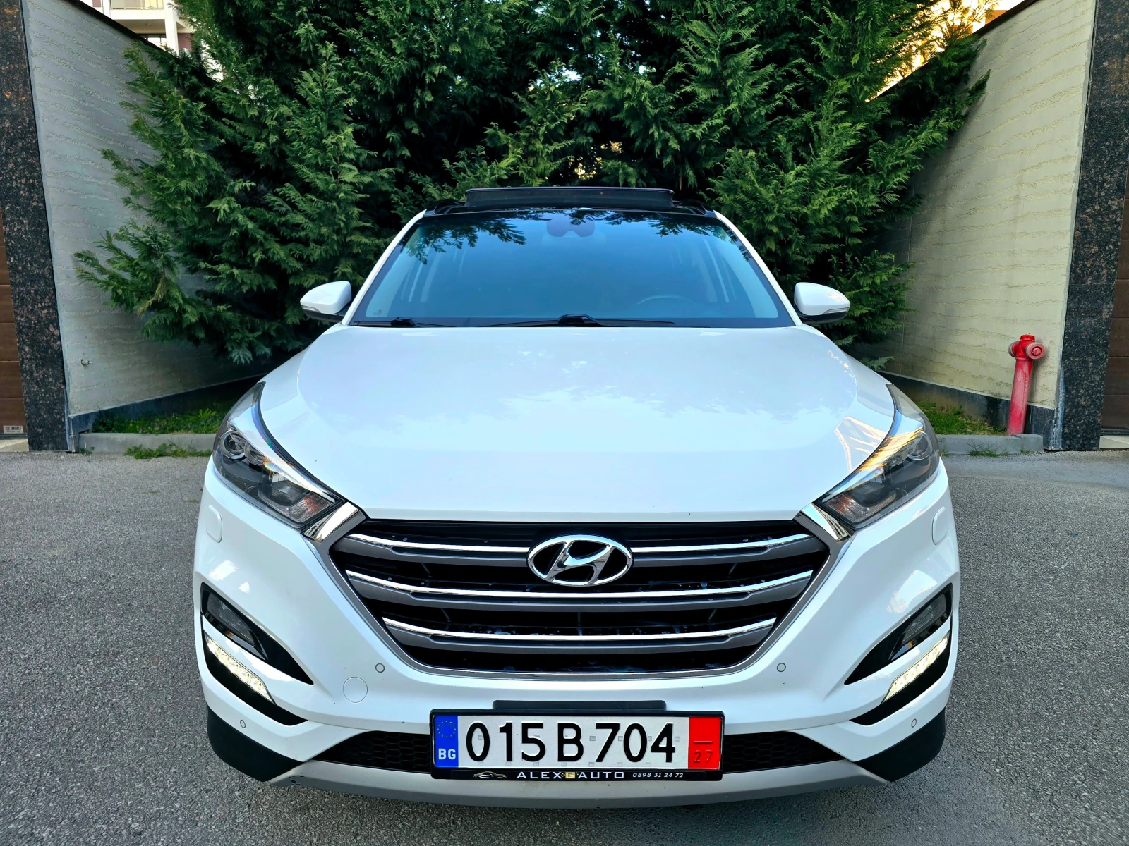 Hyundai Tucson 1.7-PREMIUM-NAVI-CAMERA, снимка 2 - Автомобили и джипове - 53749498