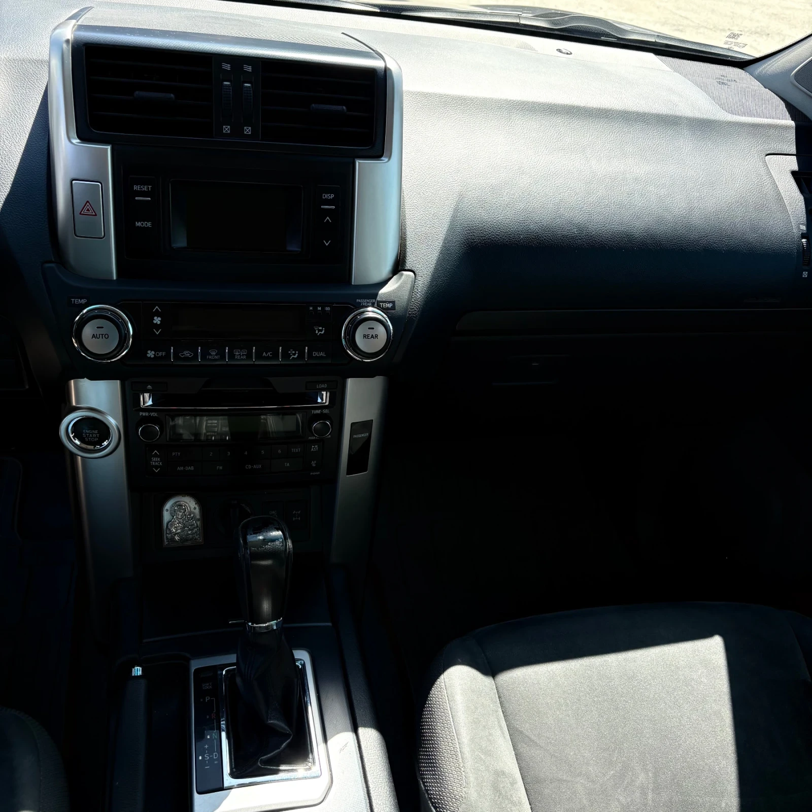 Toyota Land cruiser, снимка 8 - Автомобили и джипове - 54335849