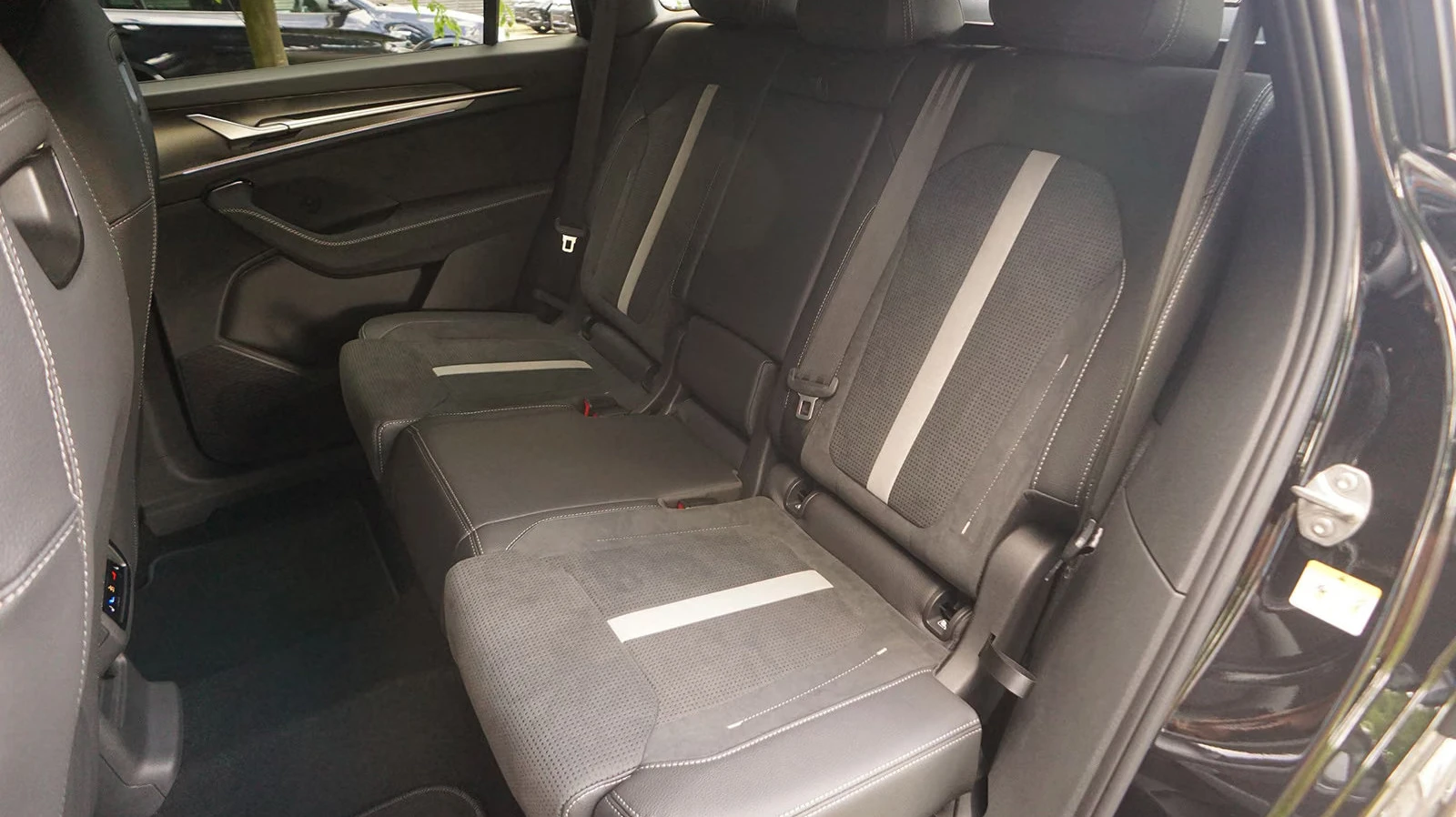 Skoda Kodiaq SPORTLINE/193HP/4X4/CAM/MATRIX/MEMO/AHK/CPLAY/673q, снимка 11 - Автомобили и джипове - 56003337