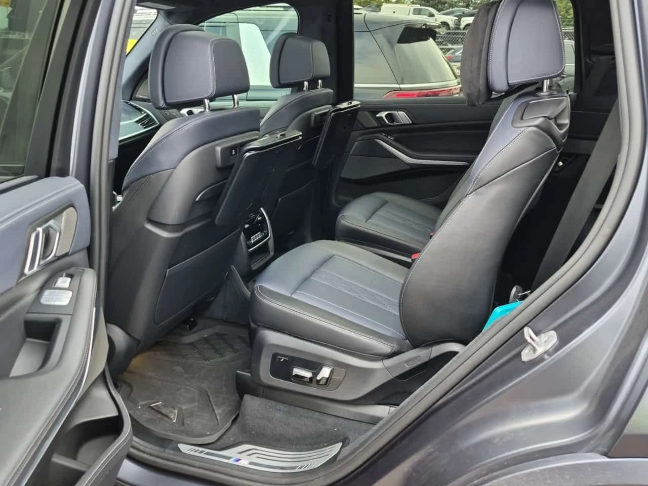 BMW X7 * * xDrive40i * M-Sport * CARFAX * Един собственик, снимка 8 - Автомобили и джипове - 56266031