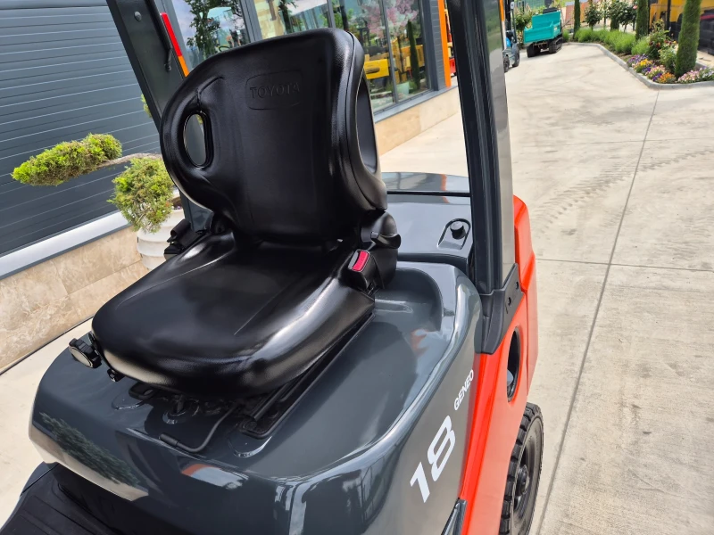 Мотокар Toyota * ТРИПЛЕК + СВОБОДЕН ХОД* ПЕРФЕКТЕН* !!!, снимка 11 - Индустриална техника - 50255013