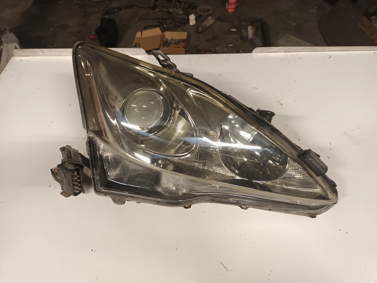 фар десен Лексус IS200 