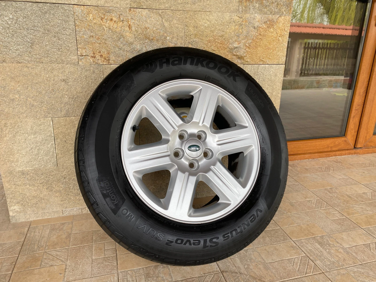 Гуми с джанти Hankook 235/65R17, снимка 5 - Гуми и джанти - 54055279