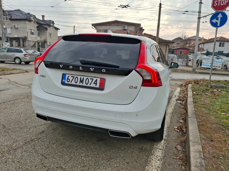 Volvo V60 2.0 D4 181к.с., снимка 5 - Автомобили и джипове - 49291048