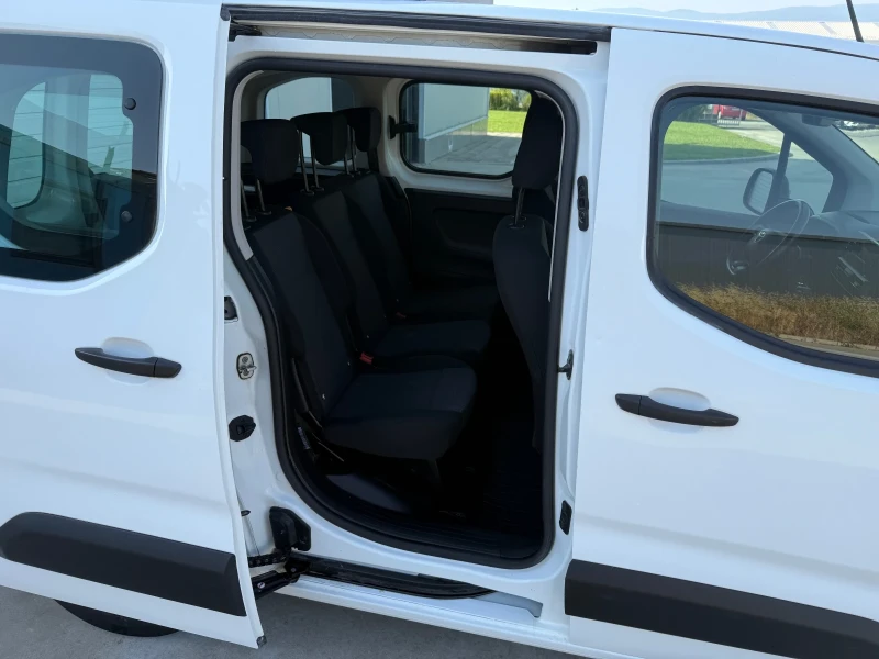 Toyota Proace City  1.5 d 102kc, снимка 10 - Автомобили и джипове - 52479231