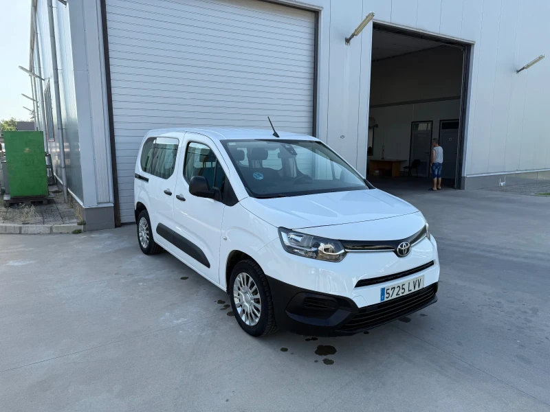 Toyota Proace City  1.5 d 102kc, снимка 7 - Автомобили и джипове - 52479231