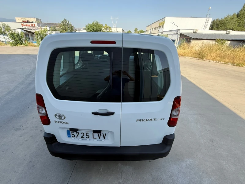 Toyota Proace City  1.5 d 102kc, снимка 11 - Автомобили и джипове - 52479231