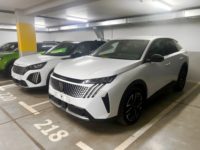 Peugeot 3008 по-големия дисплей, Allure e-DSC Hybrid 145, снимка 6 - Автомобили и джипове - 52251895