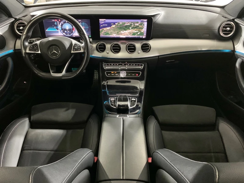 Mercedes-Benz E 220 4-Matic AMG * PANORAMA* HeadUp* PODGREV* BlindSpot, снимка 11 - Автомобили и джипове - 52742474