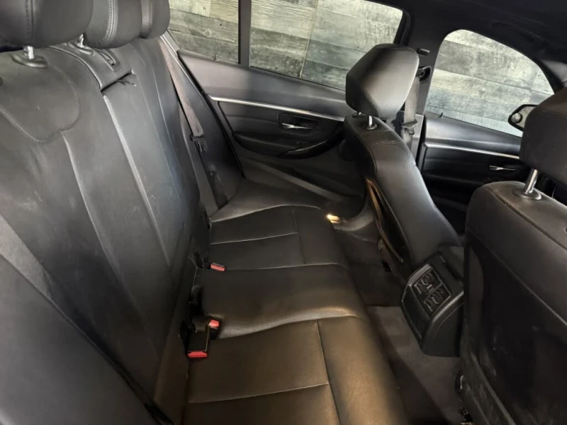 BMW 330 330i xDrive* АвтоКредит* (Цена до БГ) , снимка 9 - Автомобили и джипове - 53381410