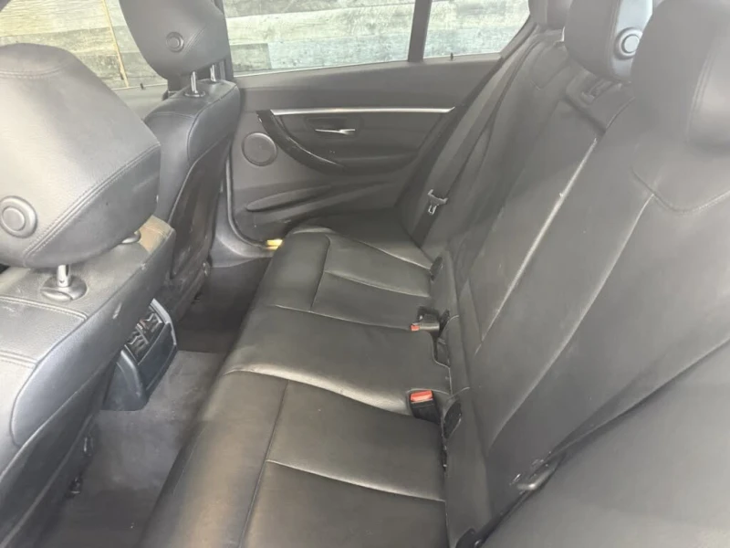 BMW 330 330i xDrive* АвтоКредит* (Цена до БГ) , снимка 6 - Автомобили и джипове - 53381410