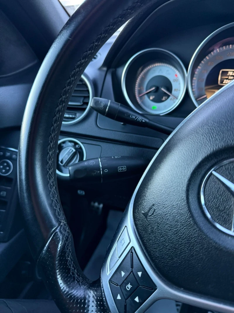 Mercedes-Benz C 250 204 k.c. AMG Панорама ТОП, снимка 14 - Автомобили и джипове - 53527928