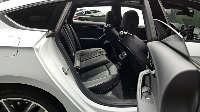 Audi A5 40TDI / 4x4 / Пълна сервизна история !!!, снимка 8 - Автомобили и джипове - 53596775