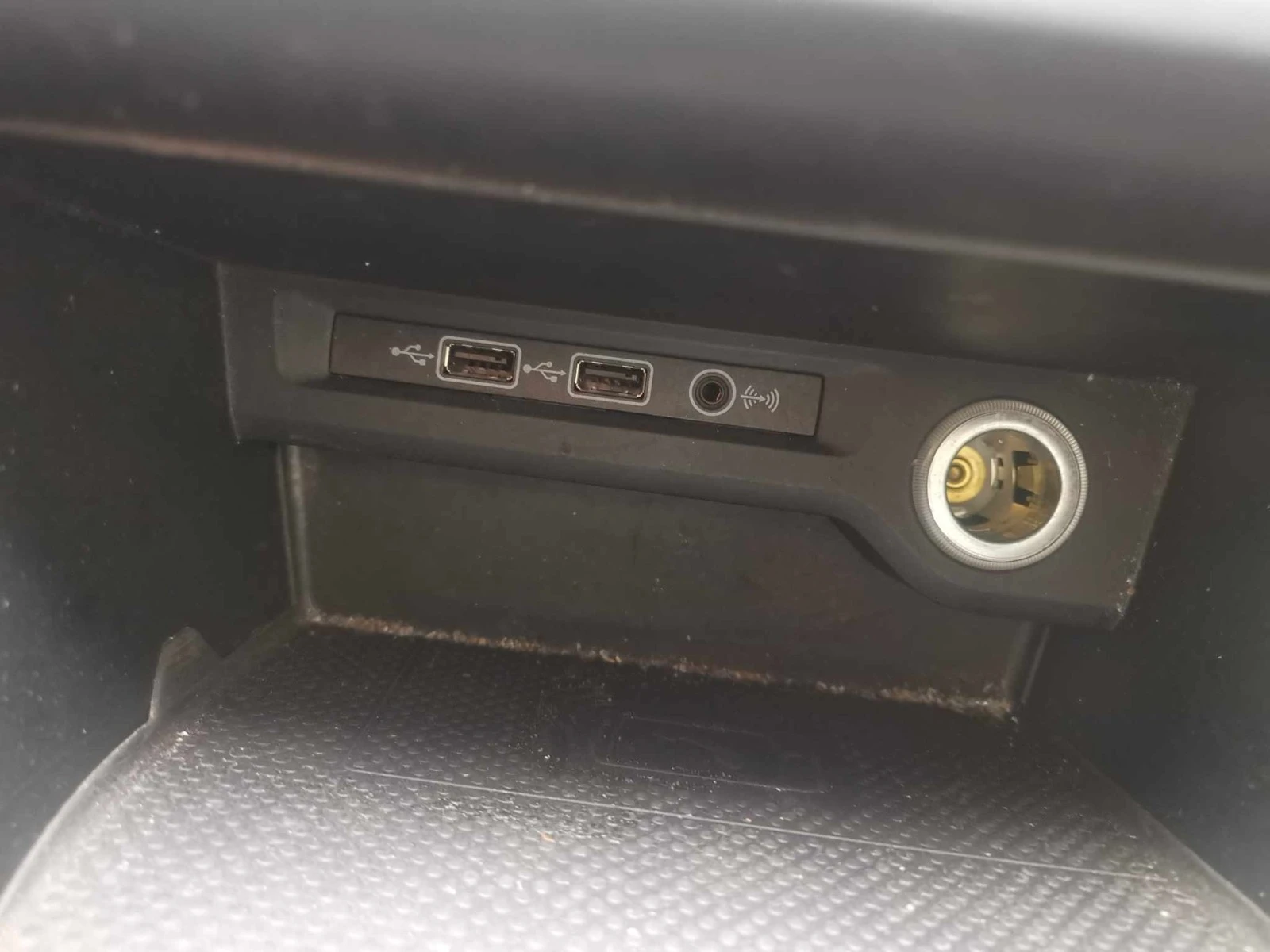 VW Touran 1.6 tdi | Mobile.bg — изображение 12
