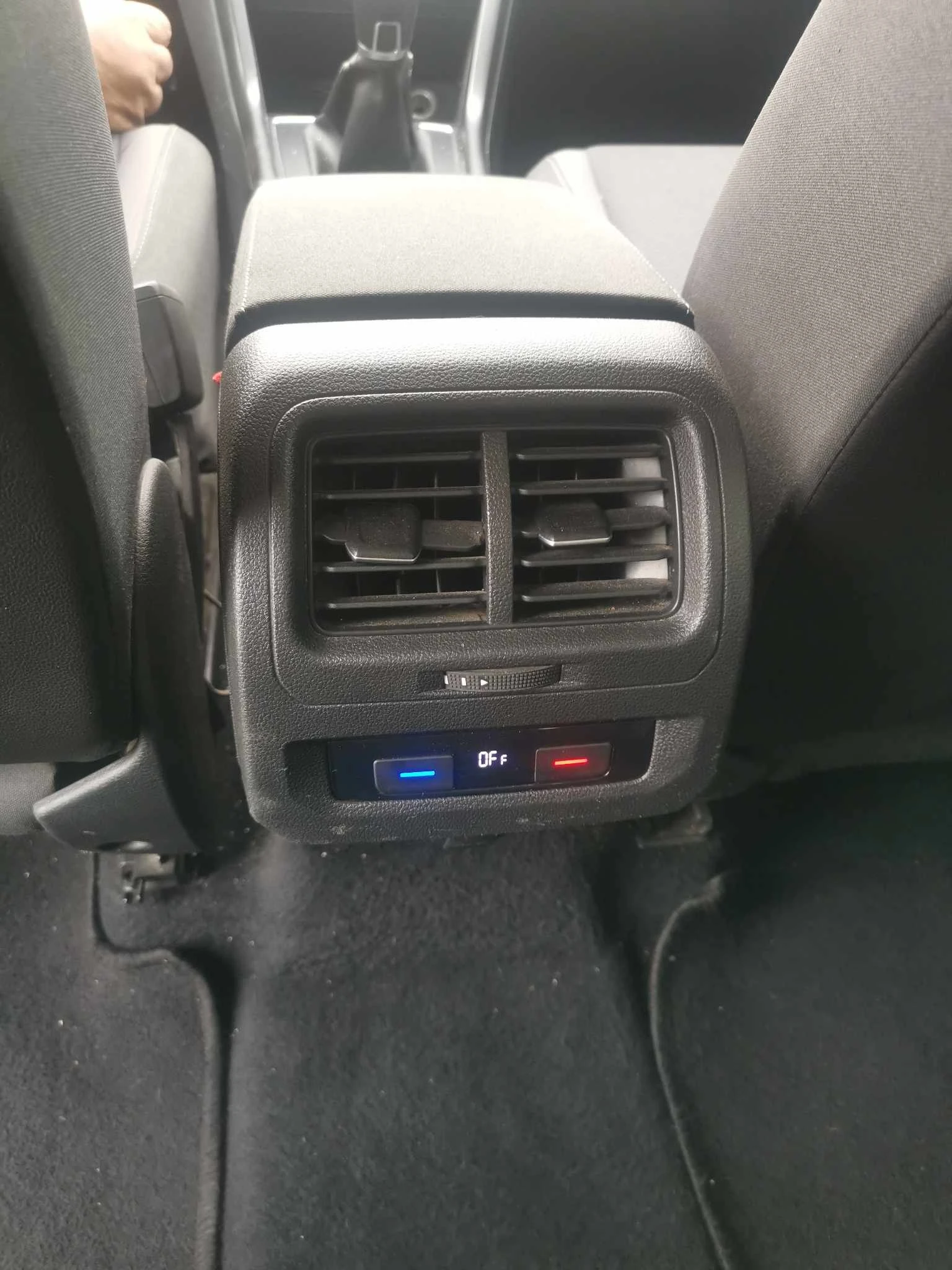 VW Touran 1.6 tdi | Mobile.bg — изображение 14