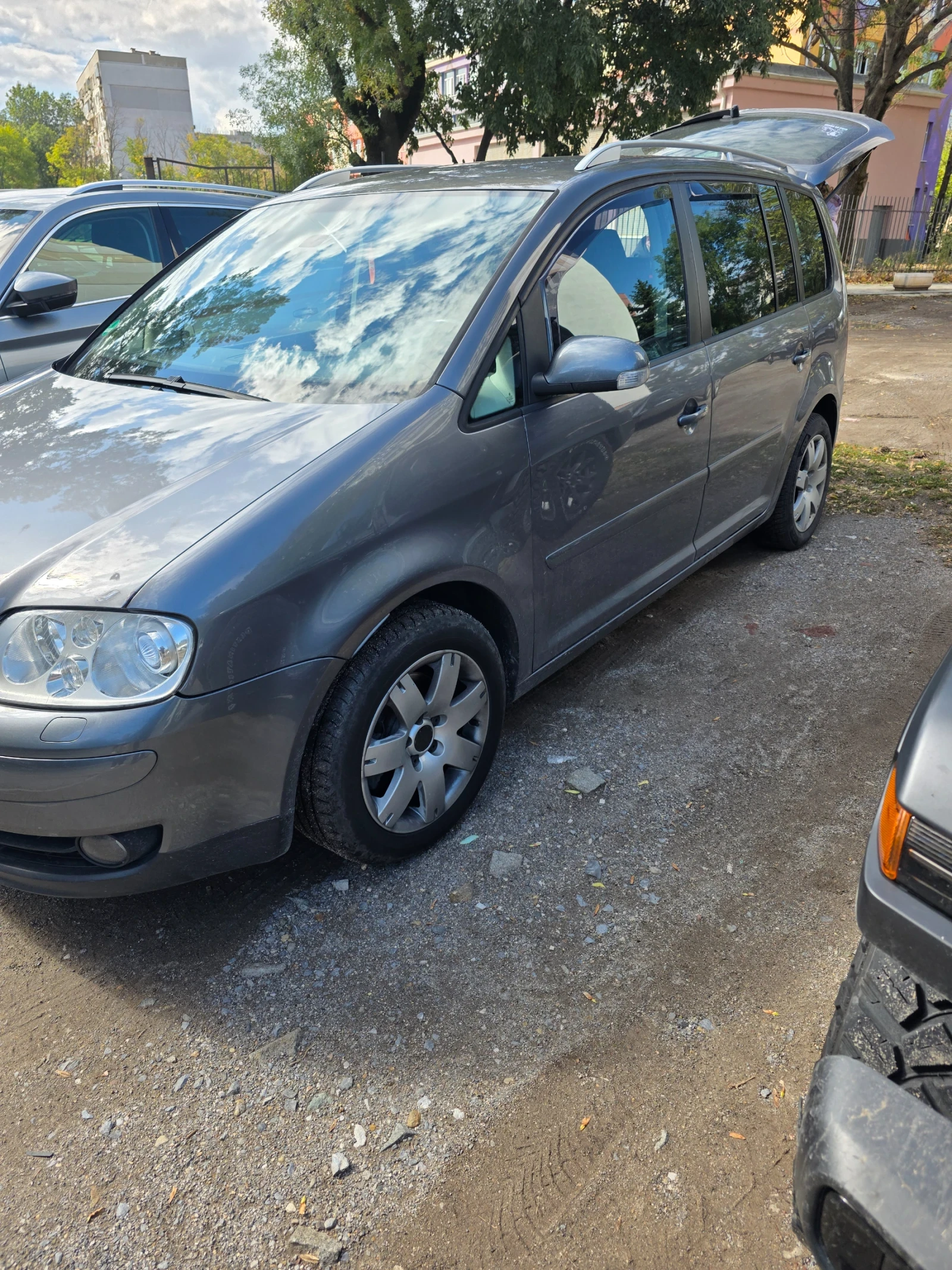 VW Touran 2  | Mobile.bg   1