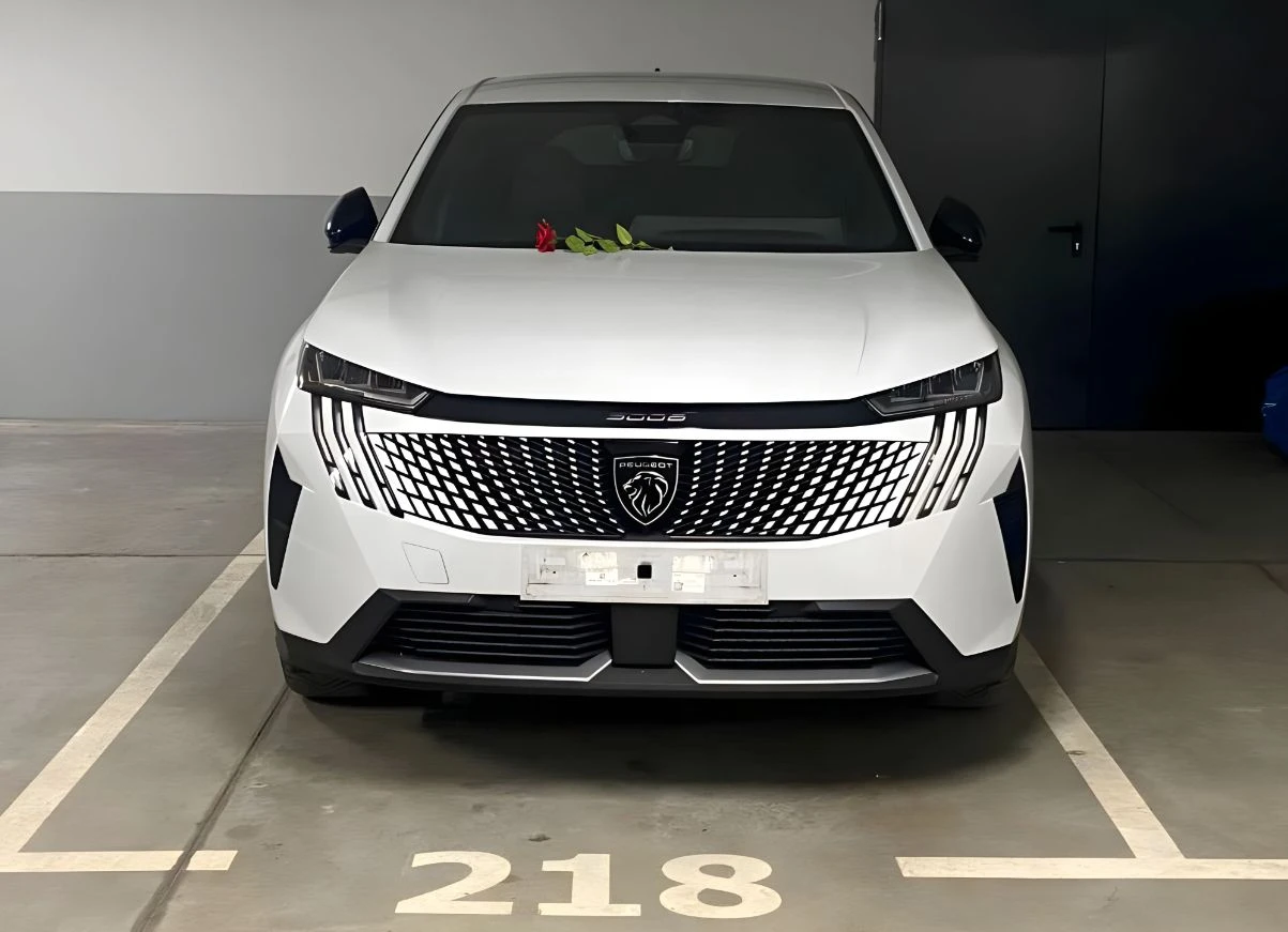 Peugeot 3008 по-големия дисплей, Allure e-DSC Hybrid 145 - изображение 2