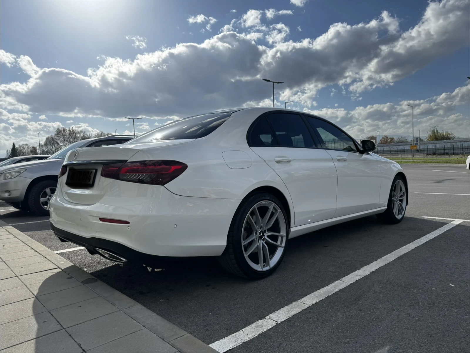 Mercedes-Benz E 220 2.0 - изображение 8