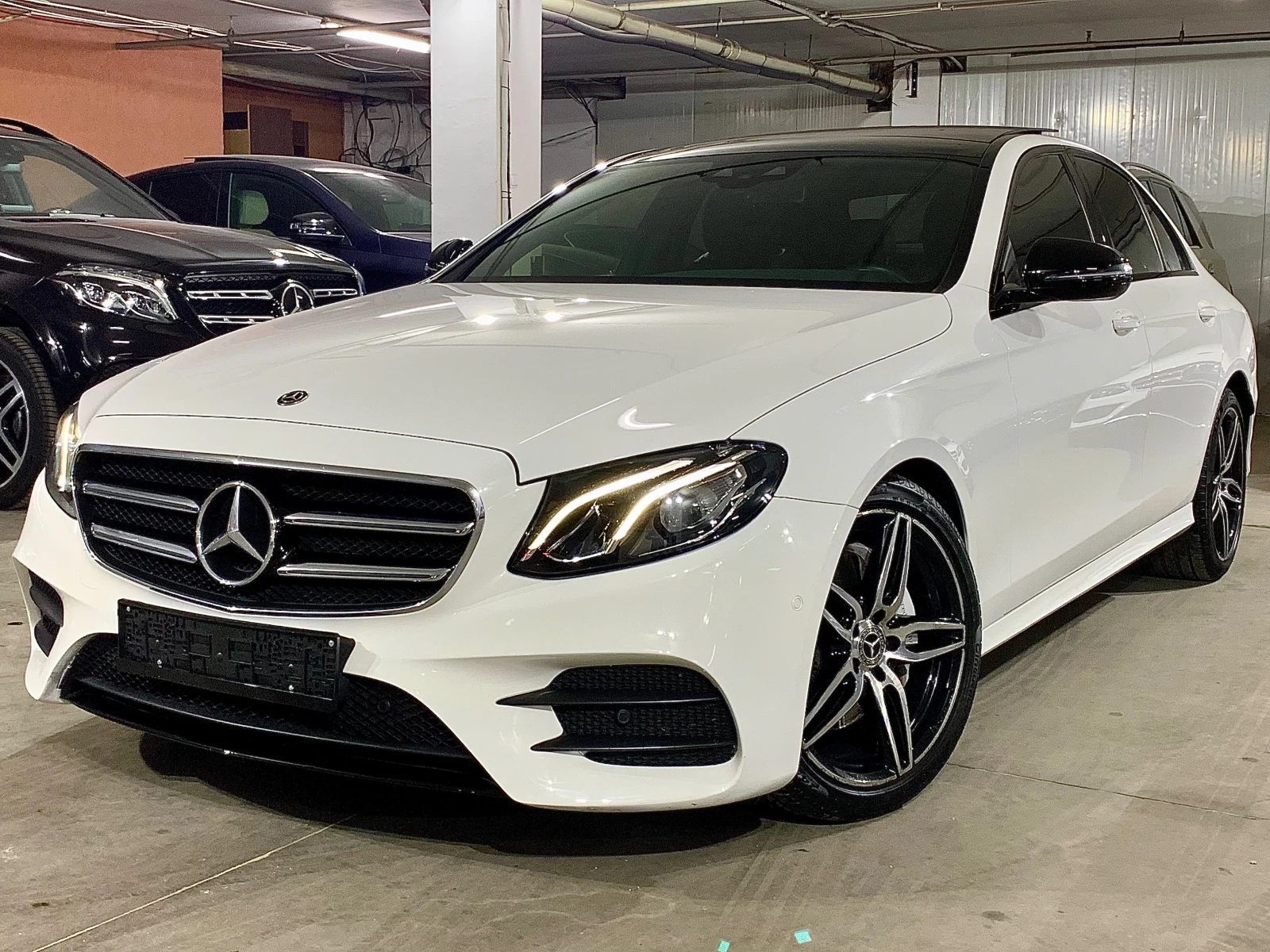 Mercedes-Benz E 220 4-Matic AMG * PANORAMA* HeadUp* PODGREV* BlindSpot | Mobile.bg   1