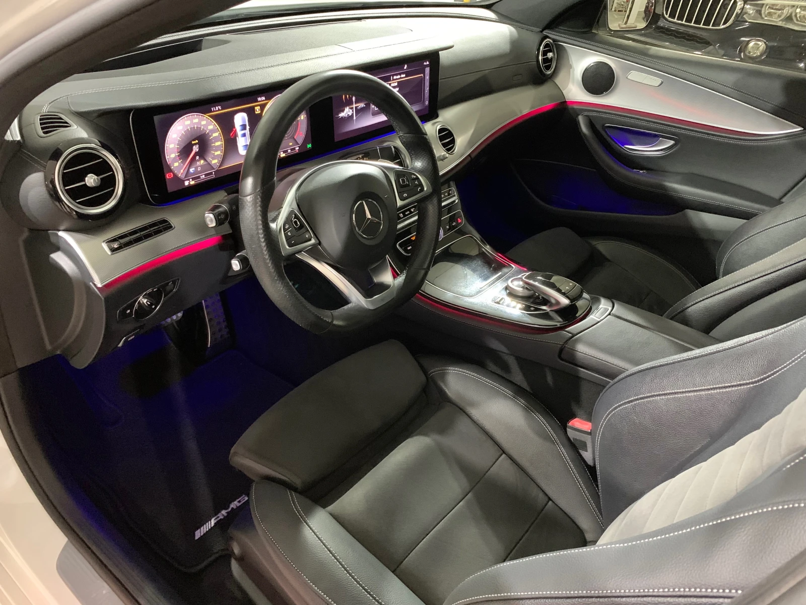 Mercedes-Benz E 220 4-Matic AMG * PANORAMA* HeadUp* PODGREV* BlindSpot | Mobile.bg   10