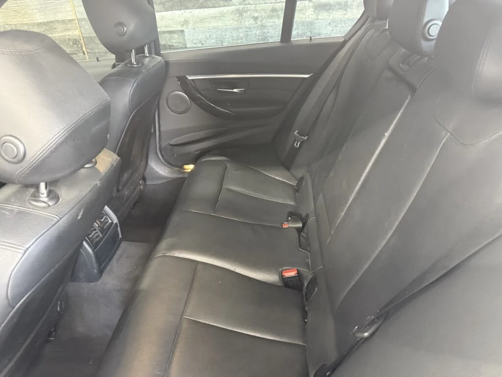 BMW 330 330i xDrive* АвтоКредит* (Цена до БГ)  - изображение 6