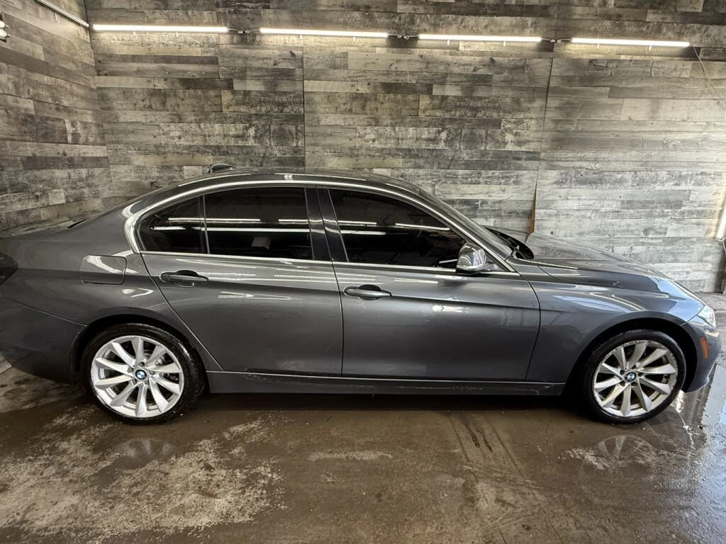 BMW 330 330i xDrive* АвтоКредит* (Цена до БГ)  - изображение 3