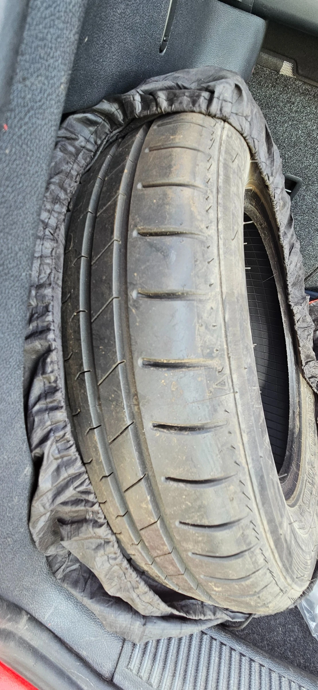 Skoda Fabia 2013г., снимка 8 - Автомобили и джипове - 54227839