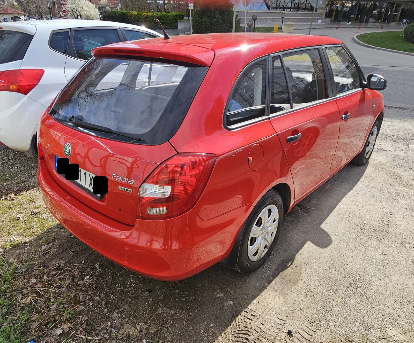 Skoda Fabia 2013г., снимка 4 - Автомобили и джипове - 54227839