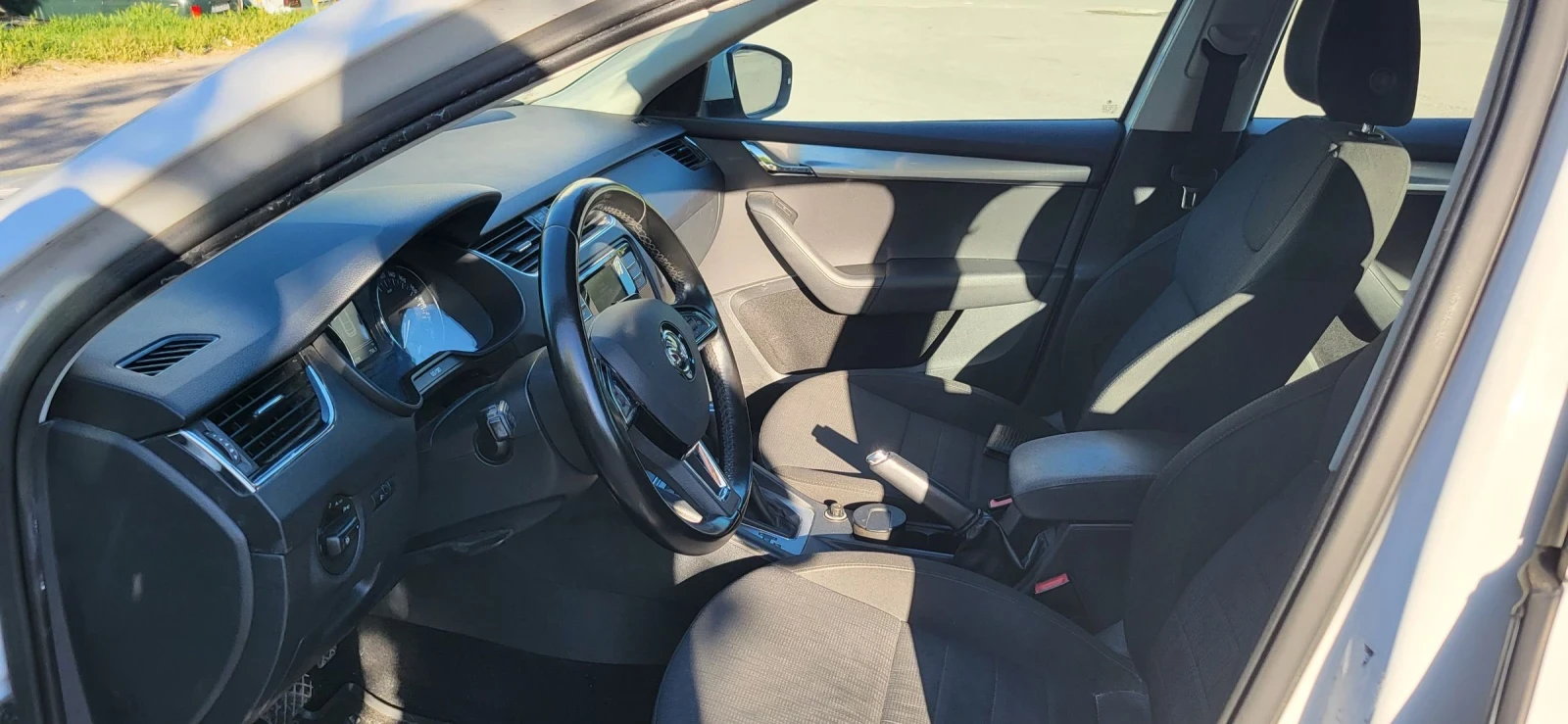 Skoda Octavia 2.0 TDI DSG сменен двигател на 130757км., снимка 10 - Автомобили и джипове - 54646192