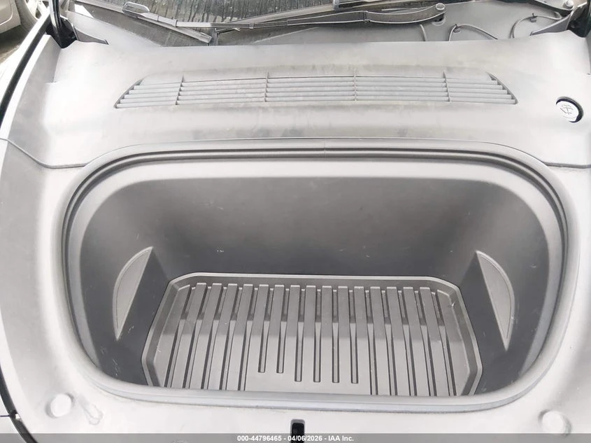 Tesla Model Y Performance Dual Motor All-Wheel Drive, снимка 10 - Автомобили и джипове - 54688049