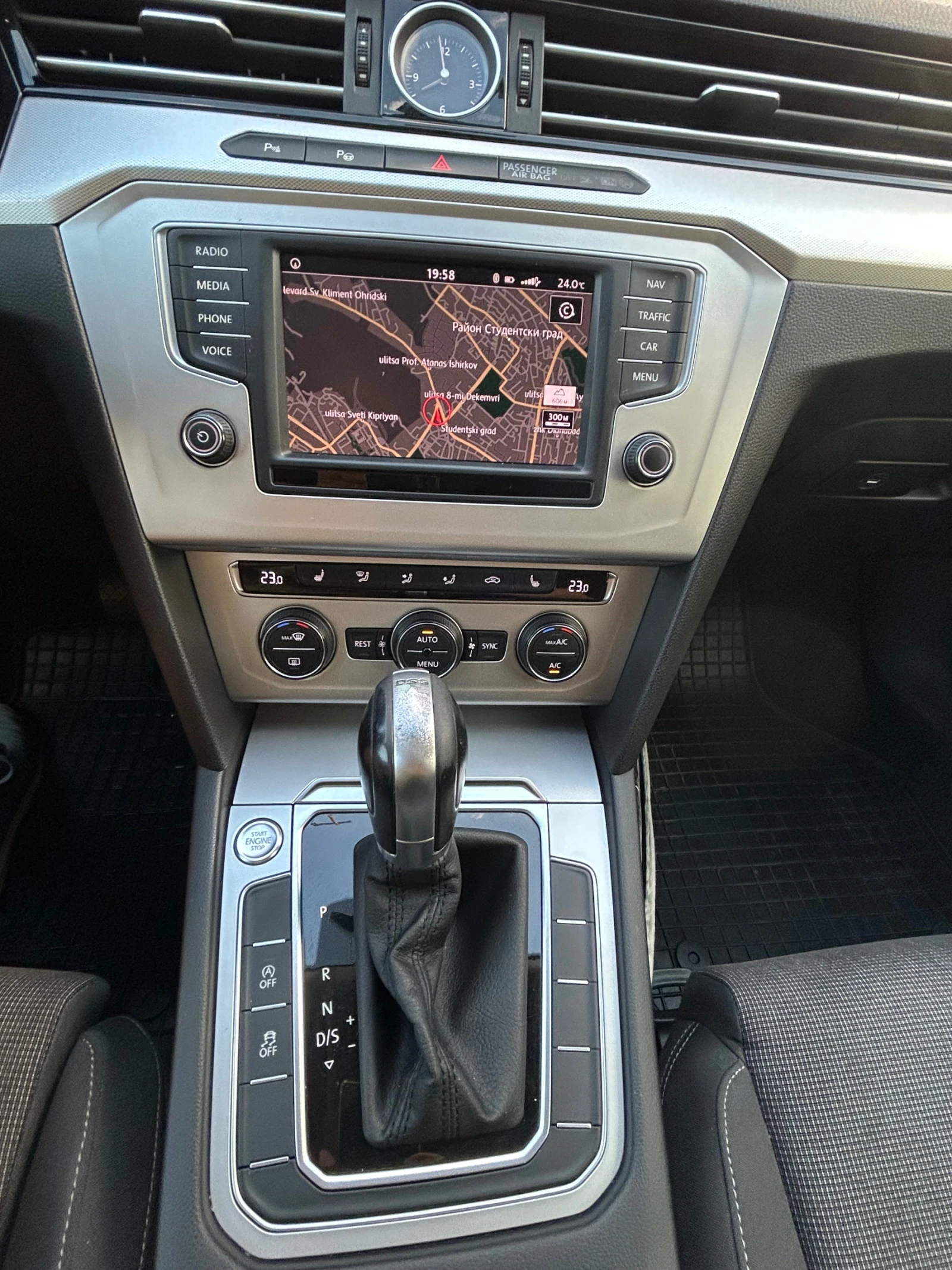 VW Passat Variant, снимка 13 - Автомобили и джипове - 55404207