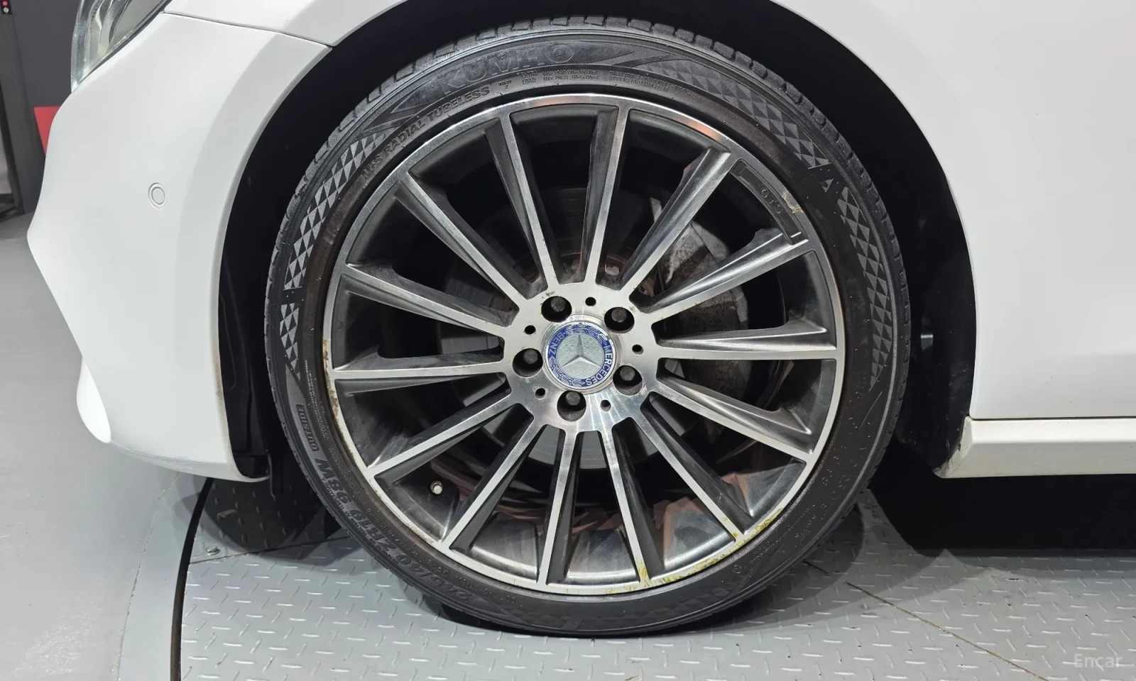 Mercedes-Benz E 300, снимка 5 - Автомобили и джипове - 55406800