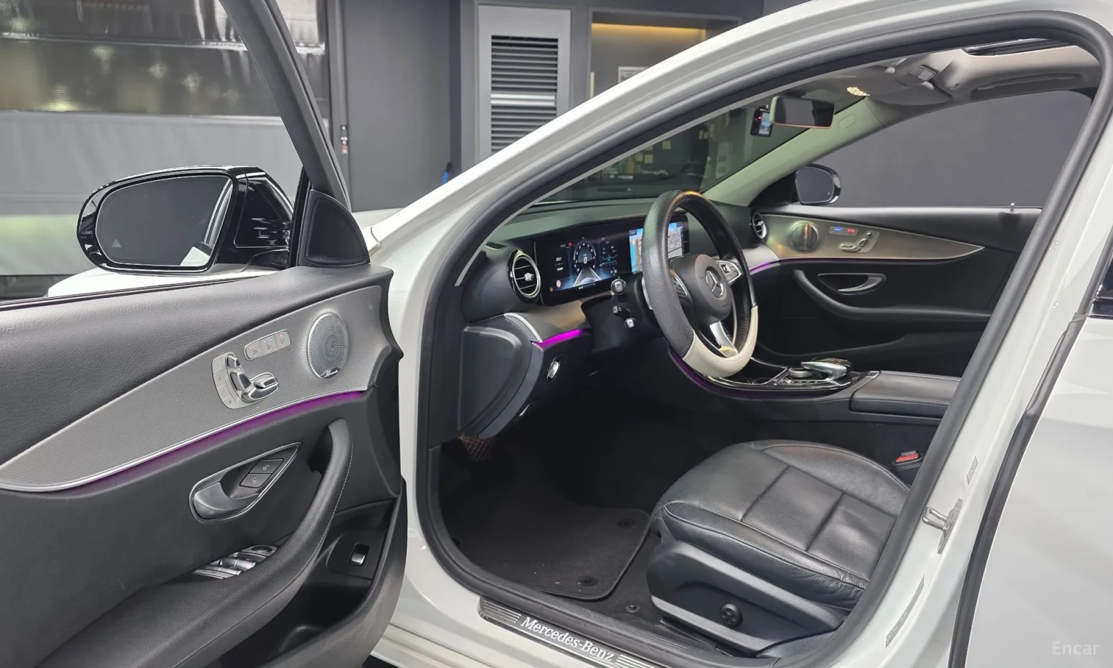 Mercedes-Benz E 300, снимка 10 - Автомобили и джипове - 55406800