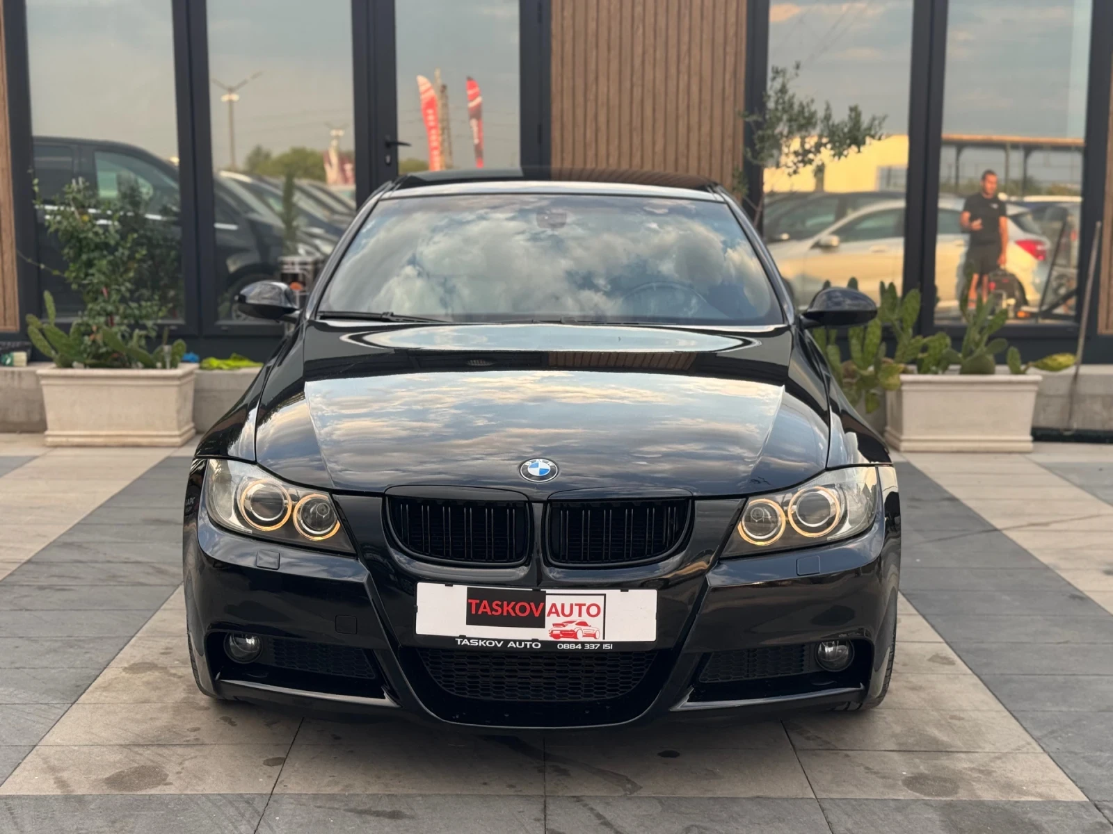 BMW 320 M-PACK FACELIFT ANGELEYES, снимка 2 - Автомобили и джипове - 55571631