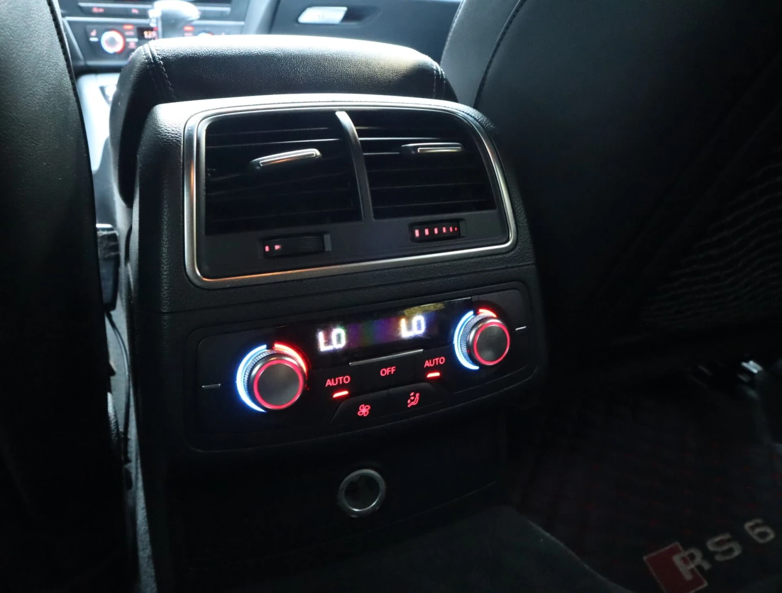 Audi A6 3.0TDI/Sline/RS Packet/Камера/Подгрев/FullLed/, снимка 12 - Автомобили и джипове - 55675935
