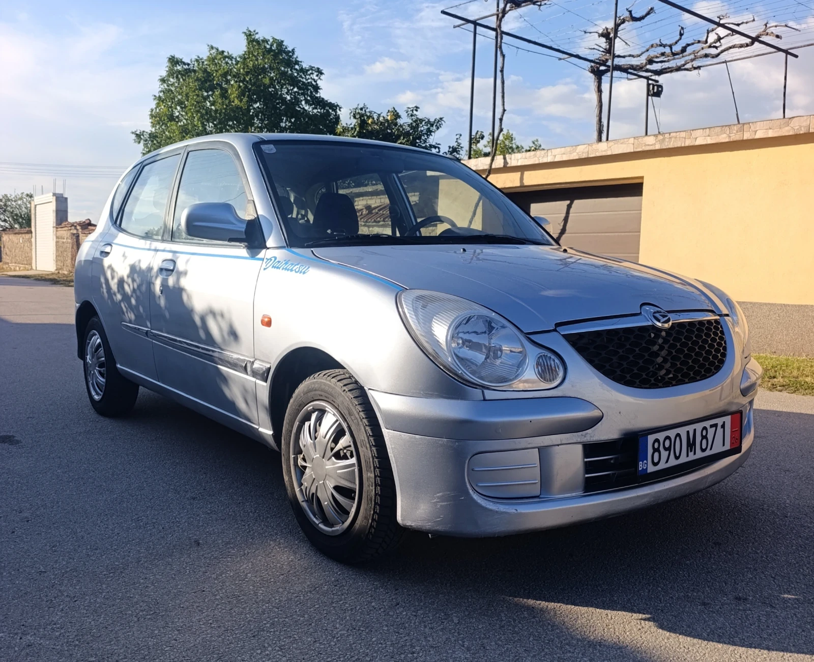 Daihatsu Sirion 1.0i, снимка 3 - Автомобили и джипове - 56328268