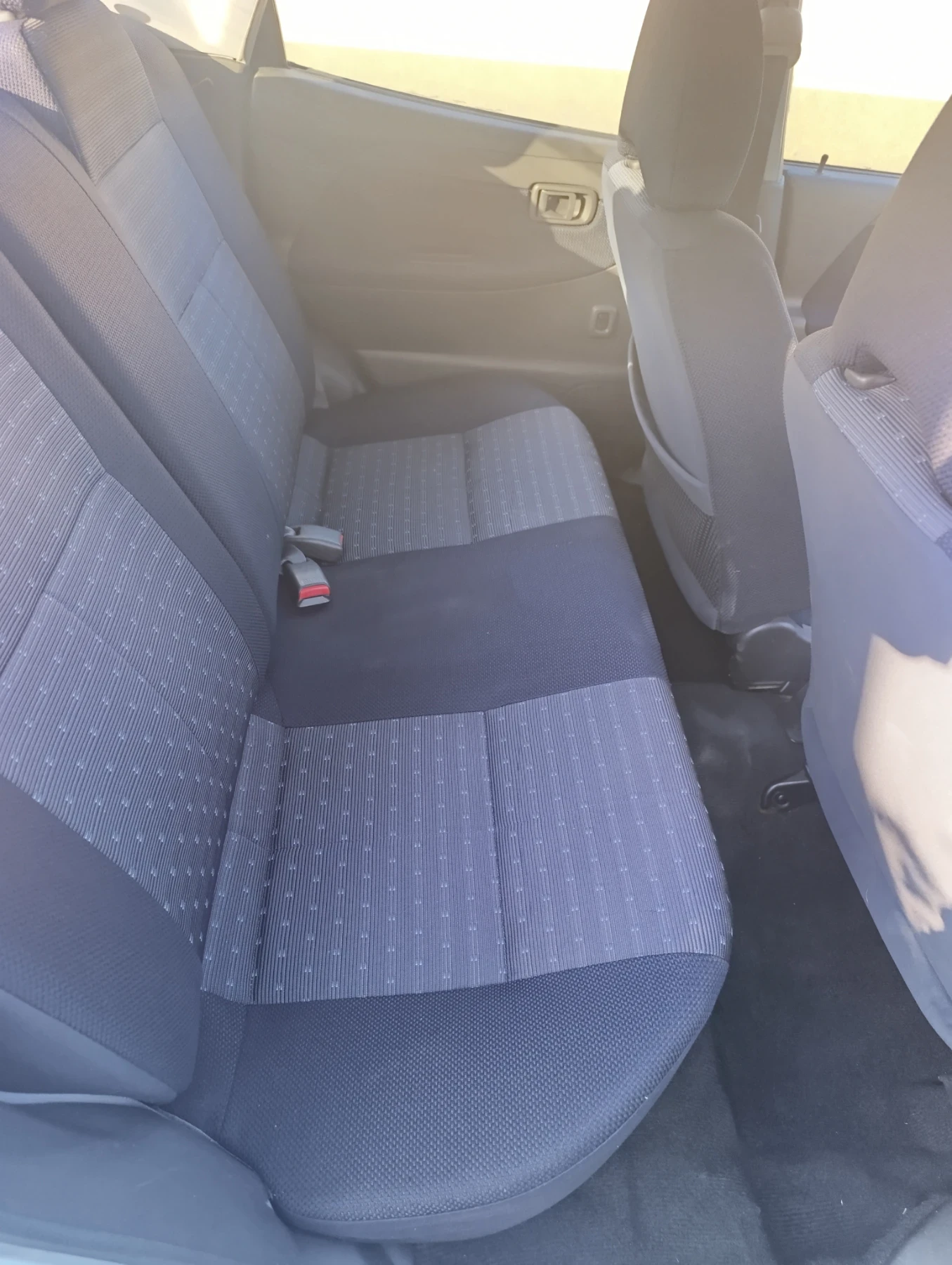 Daihatsu Sirion 1.0i, снимка 9 - Автомобили и джипове - 56328268