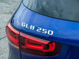 Mercedes-Benz GLB 250 | DISTORNIC | ПАНОРАМА | ПОДГРЕВ | 360 | , снимка 8