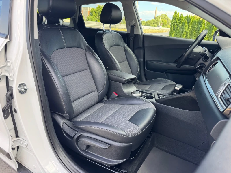 Kia Niro HYBRID-С.КНИЖКА-LANE-ASIST-КАМЕРА-, снимка 11 - Автомобили и джипове - 50989564