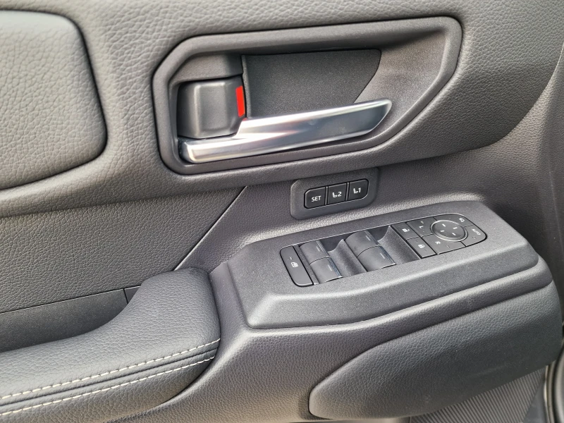 Toyota Land cruiser i Force Max/Luxury, снимка 12 - Автомобили и джипове - 53264024