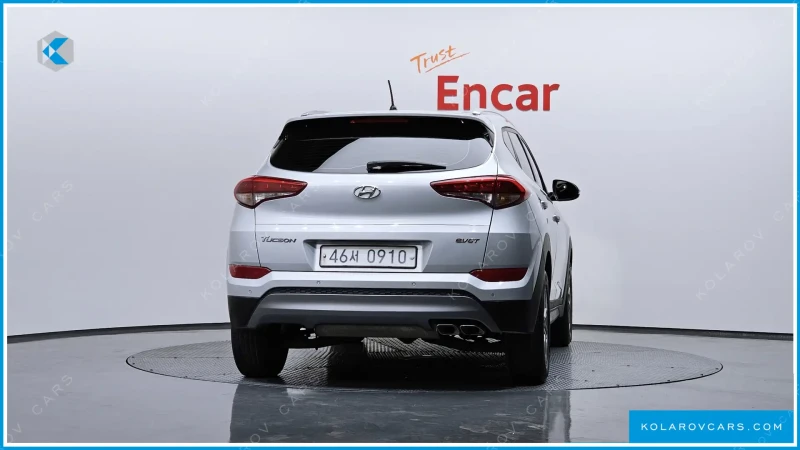 Hyundai Tucson 2.0 Diesel 2WD, снимка 3 - Автомобили и джипове - 53520131