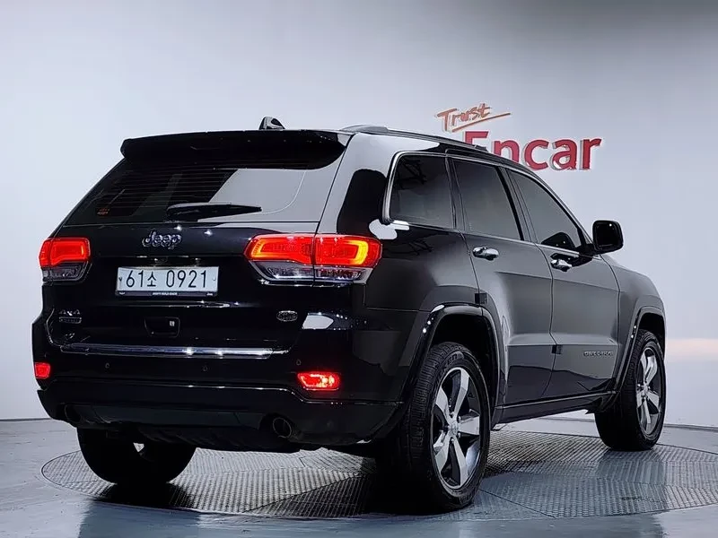 Jeep Grand cherokee  3.0 DIESEL OVERLAND WK2, снимка 2 - Автомобили и джипове - 55298748