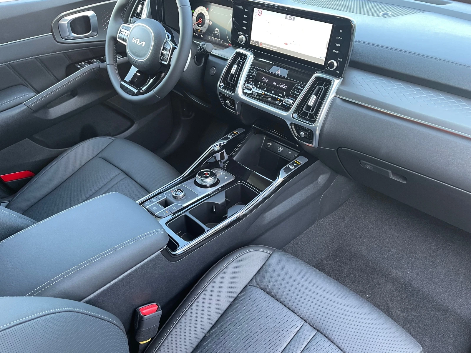 Kia Sorento Hybrid/230ps/6+ 1 | Mobile.bg   13