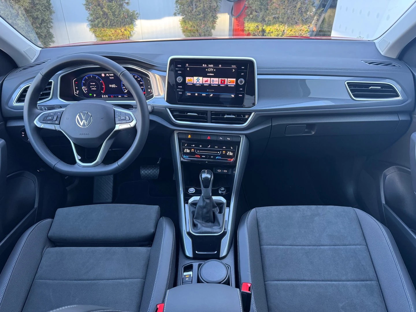 VW T-Roc VW T- Roc Style 1.5 TSI OPF DSG - изображение 8