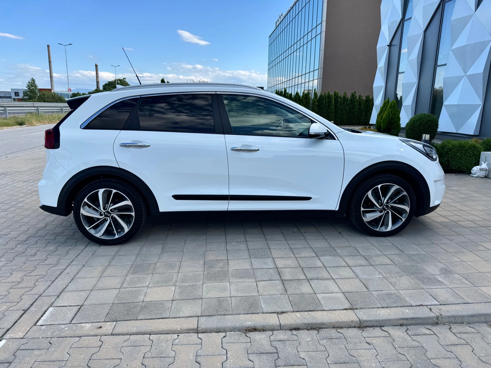 Kia Niro HYBRID-С.КНИЖКА-LANE-ASIST-КАМЕРА- - изображение 4