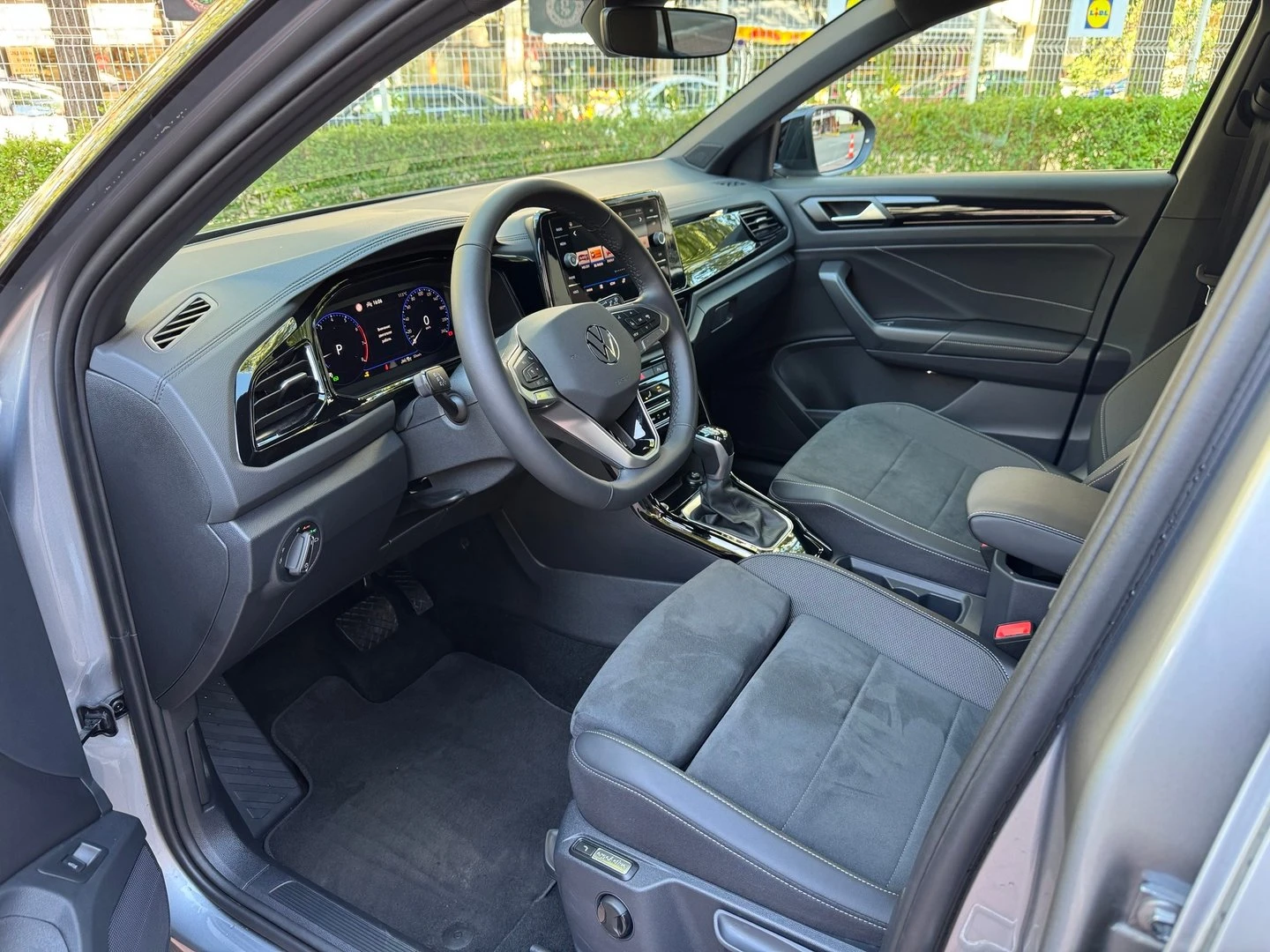 VW T-Roc VW T- Roc Style 1.5 TSI OPF DSG - изображение 8