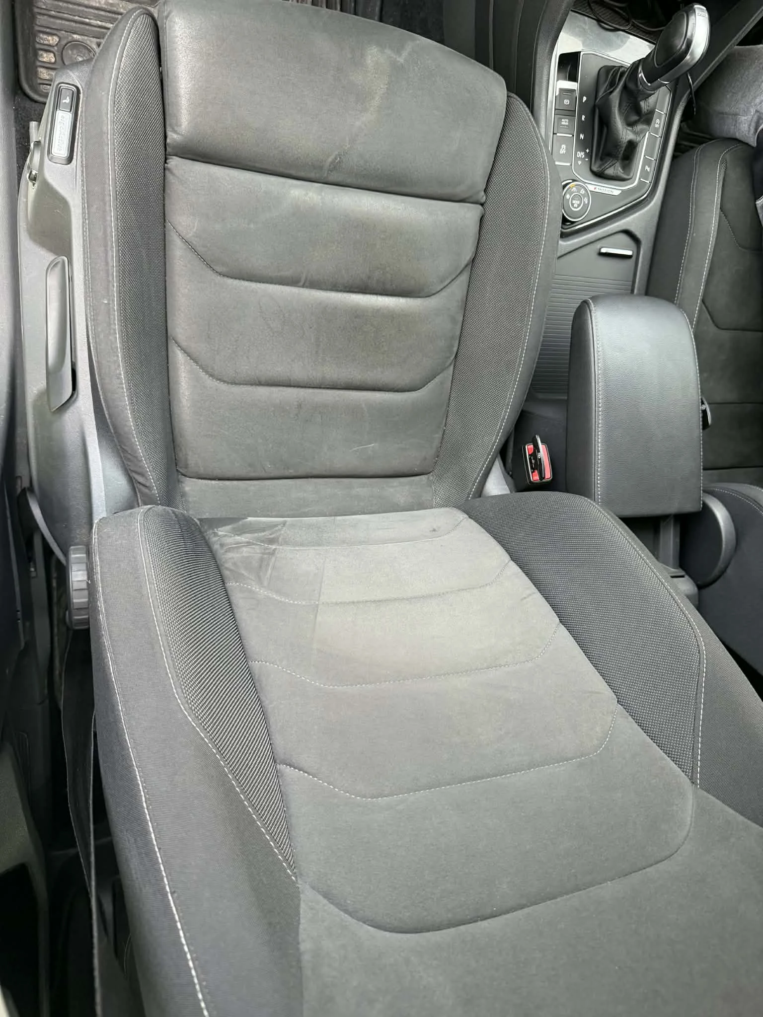 VW Tiguan 2.0 TDI 4x4 DSG 190 H/P LED HED UP, снимка 13 - Автомобили и джипове - 54299783