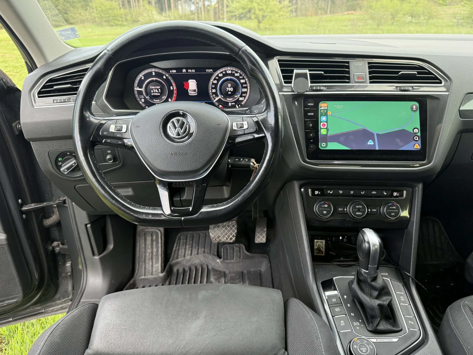 VW Tiguan 2.0 TDI 4x4 DSG 190 H/P LED HED UP, снимка 8 - Автомобили и джипове - 54299783